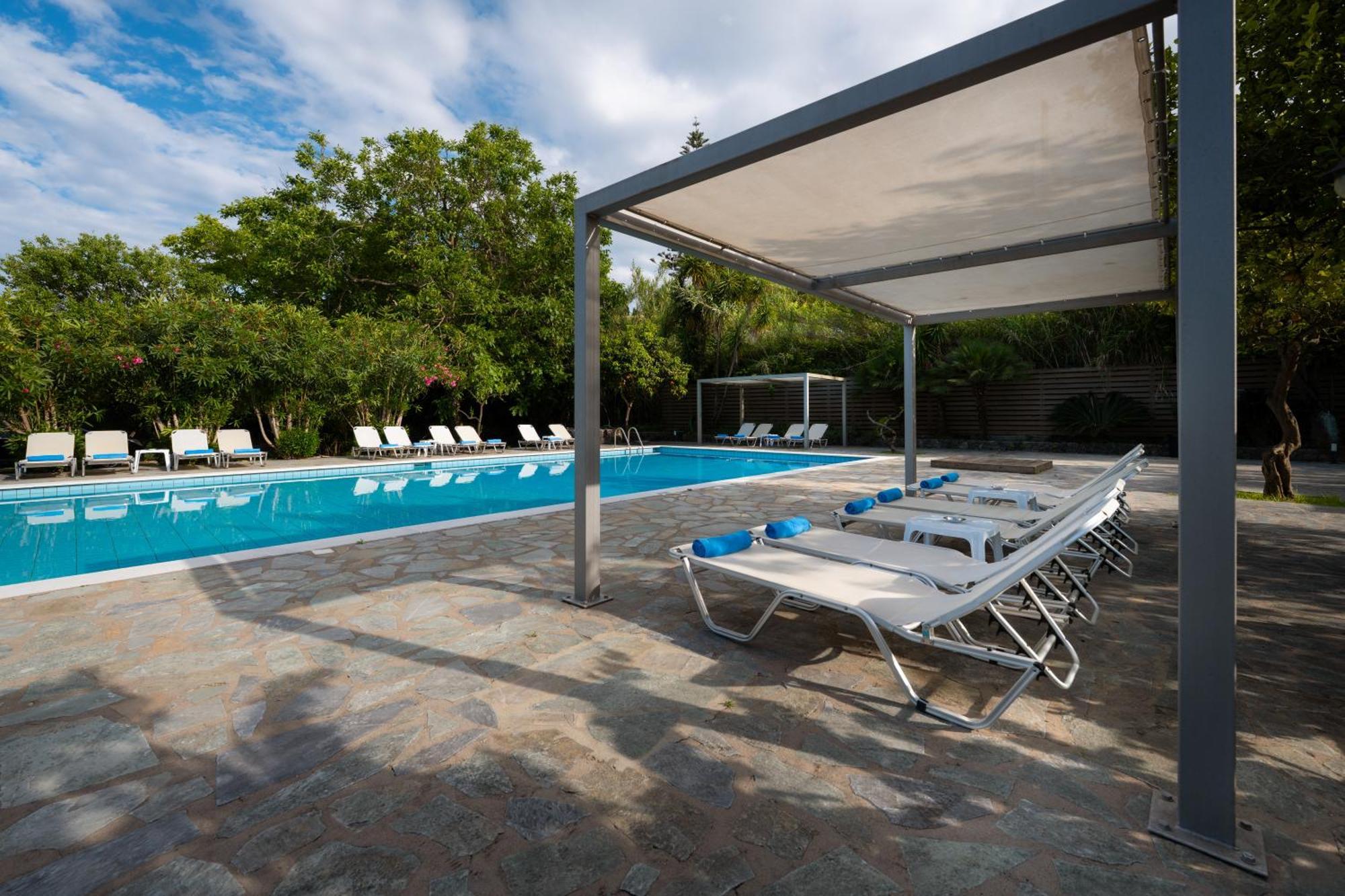Orange Grove Suites Benícesz Kültér fotó